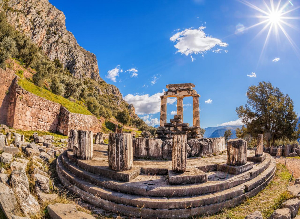 From Athens: Delphi Full Day V.R Audio Guided Tour WITHOUT Entry Ticket