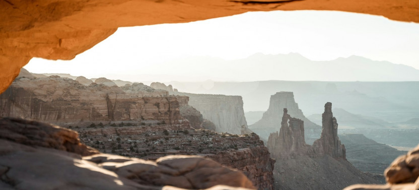 Private Full-Day Canyonlands Hiking Tour with Naturalist Guide