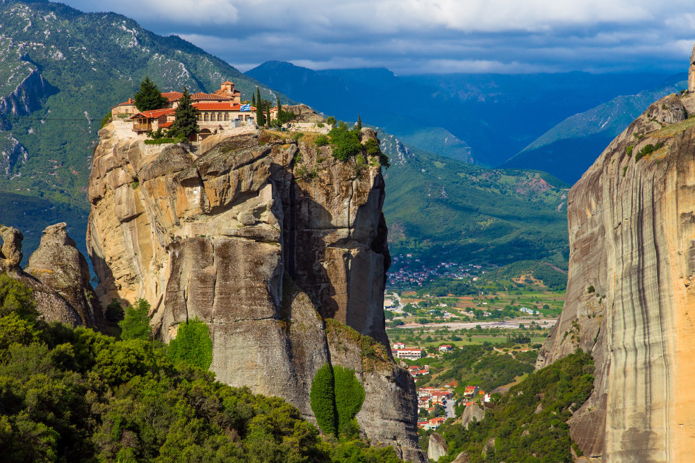 From Athens: Meteora Day Trip Private Tour for Groups