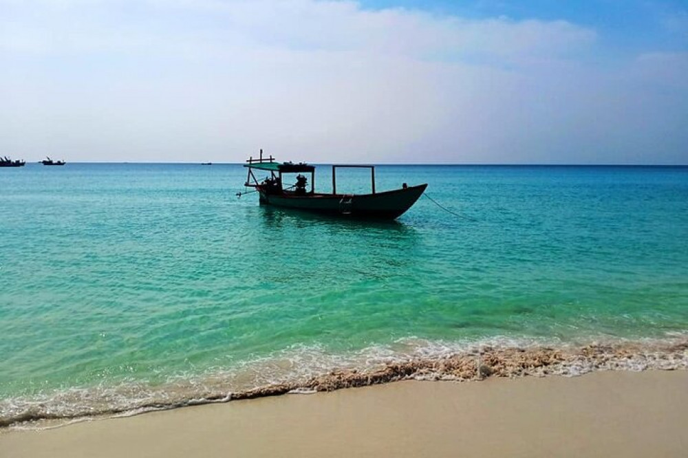 Secluded Beach Full Day Boat Tour with BBQ Lunch