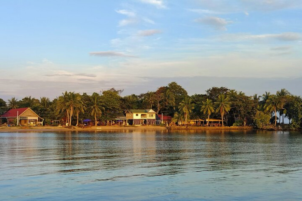 Koh Rong Samloem: Private Day Trip from Phnom Penh with Hike and Snorkel