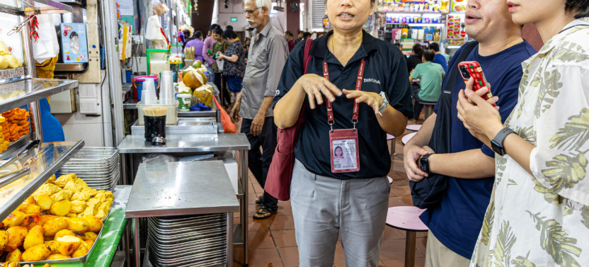 Singapore: Little India, Tekka Centre & Temple Walking Private Tour