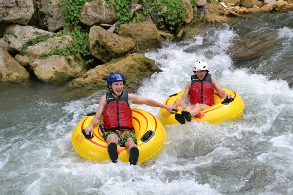 Montego Bay to Green Grotto Cave and River Tubing: Shared Tour