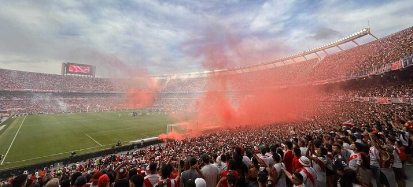 River Plate Game at El Monumental with a Local Guide