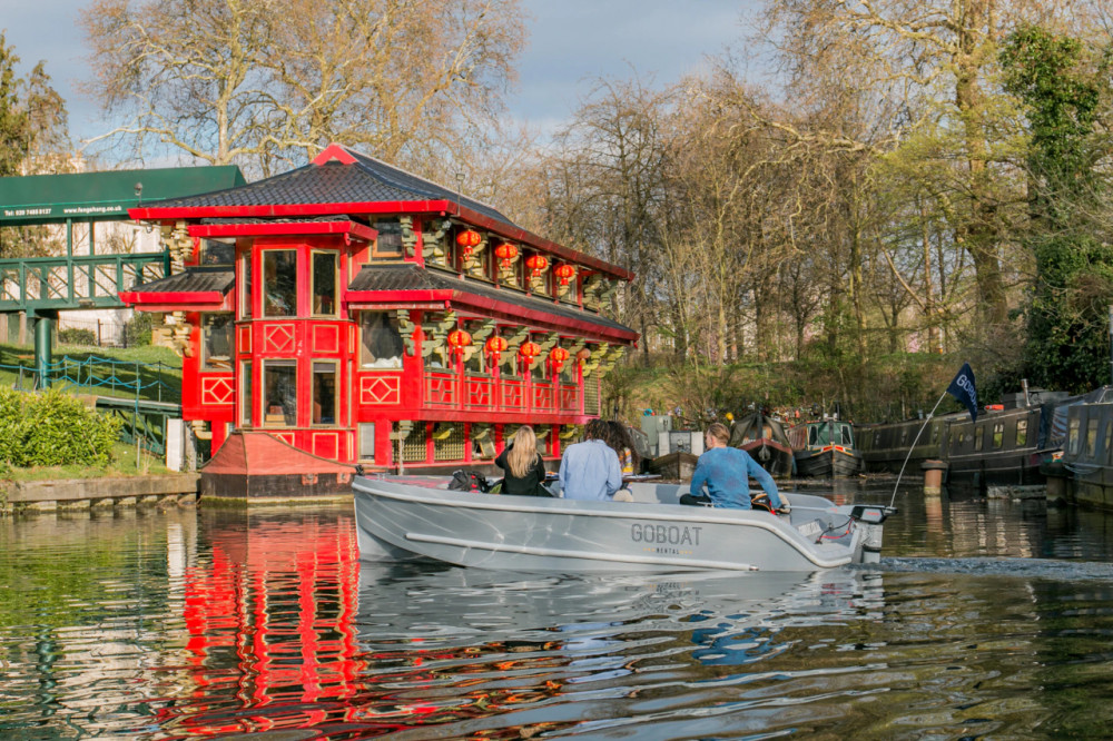 Paddington / 1-Hour Boat Rental (Up to 8 People)