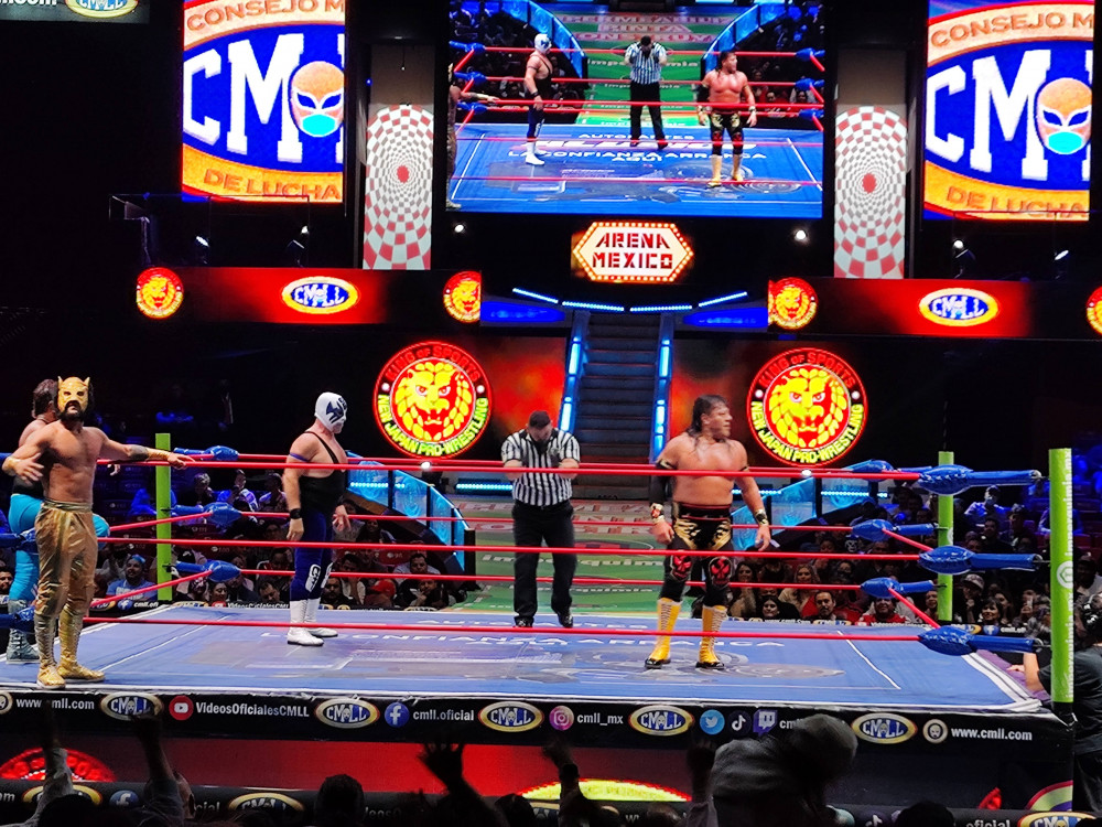 Luchas y Cena Mexicana