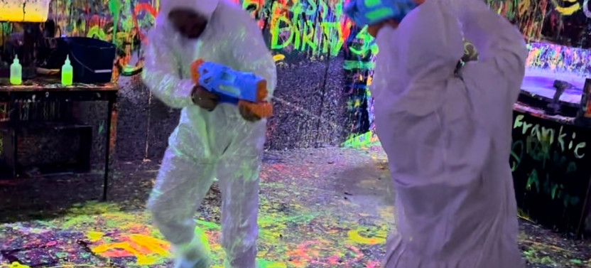 Private Paint Therapy Experience in Neon Lights