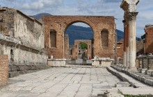 Pompeii 2 Hour with Private Transportation + Archaeologist