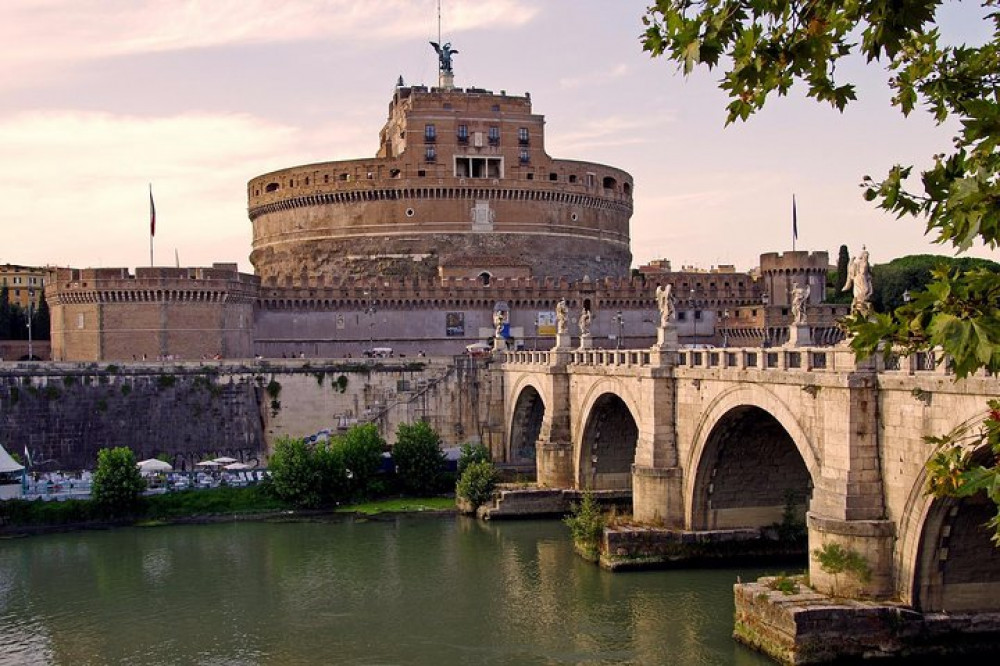 Castel Sant'Angelo and Baroque Walking Tour