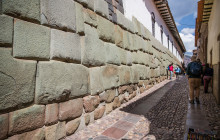 Valencia Travel Cusco6