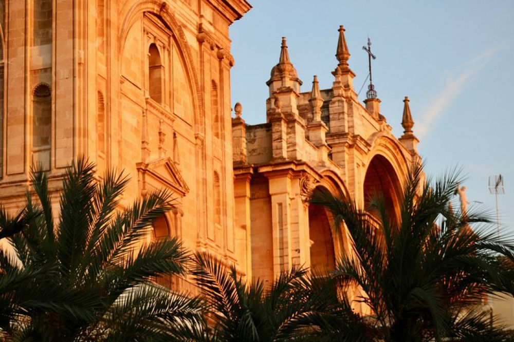 Granada: Albaicin and Sacromonte Sunset Tour