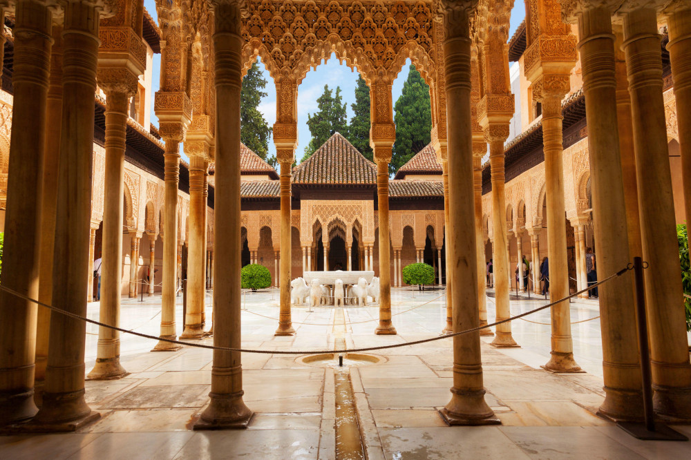 Alhambra, Generalife and Nasrid Palaces Small Group Tour