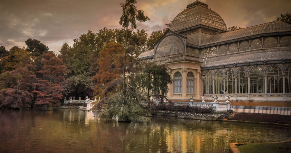 Private Tour to Retiro Park and Cibeles Palace