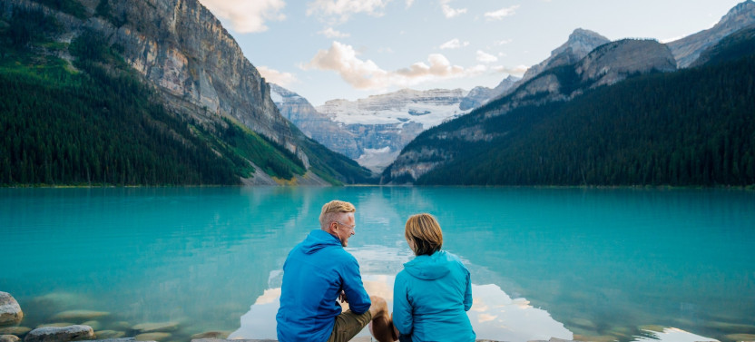 Moraine Lake & Lake Louise Sunset Wildlife Adventure