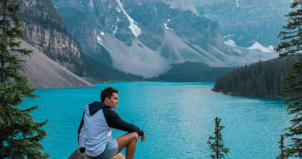 Moraine Lake & Lake Louise Sunset Wildlife Adventure