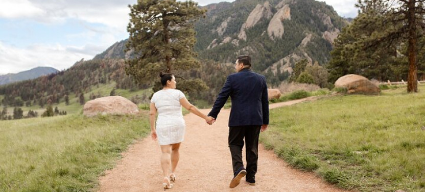 Scenic Mountain Photoshoot in Boulder, Colorado