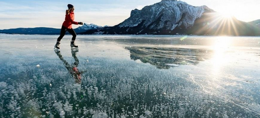 Icefields Parkway & Ice Bubbles of Abraham Lake