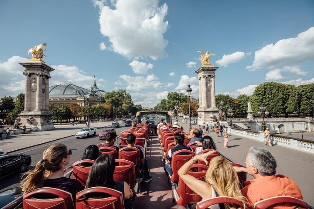 Paris Hop-on Hop-off Bus Tour Ticket 24h Access