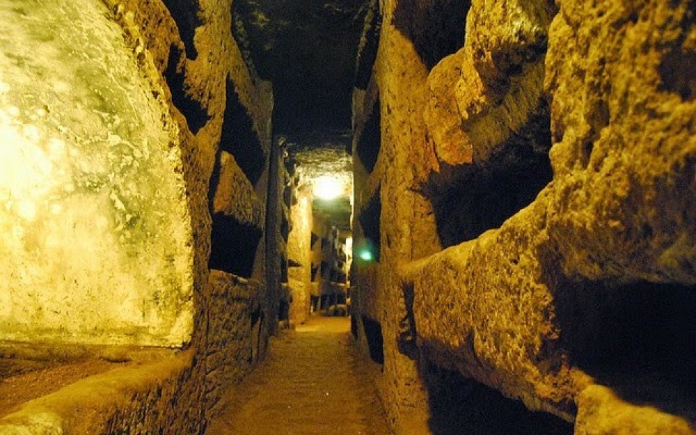 crypts and roman catacombs guided tour