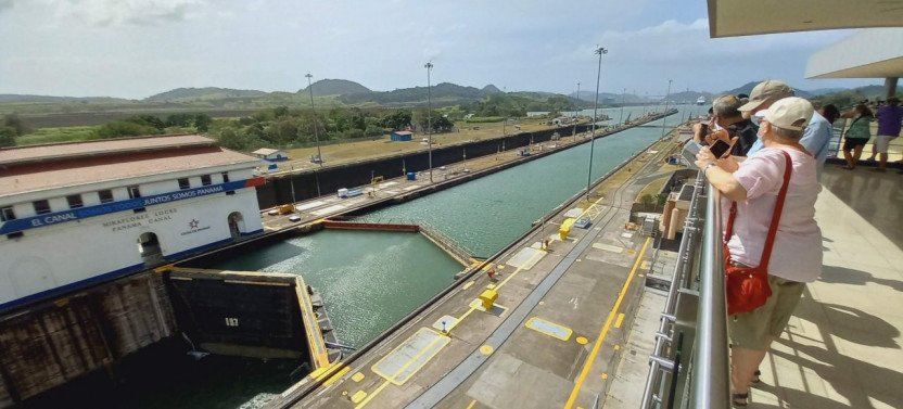 Panama Canal and City Sightseeing Tour