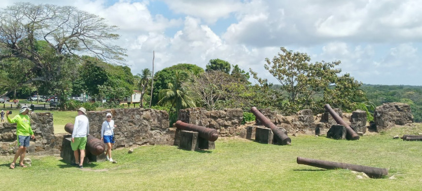 Fort San Lorenzo Portobelo ruins Panama canal sightseeing Tour