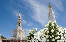 Faith and Heritage: Fátima, Batalha and Óbidos Private Tour