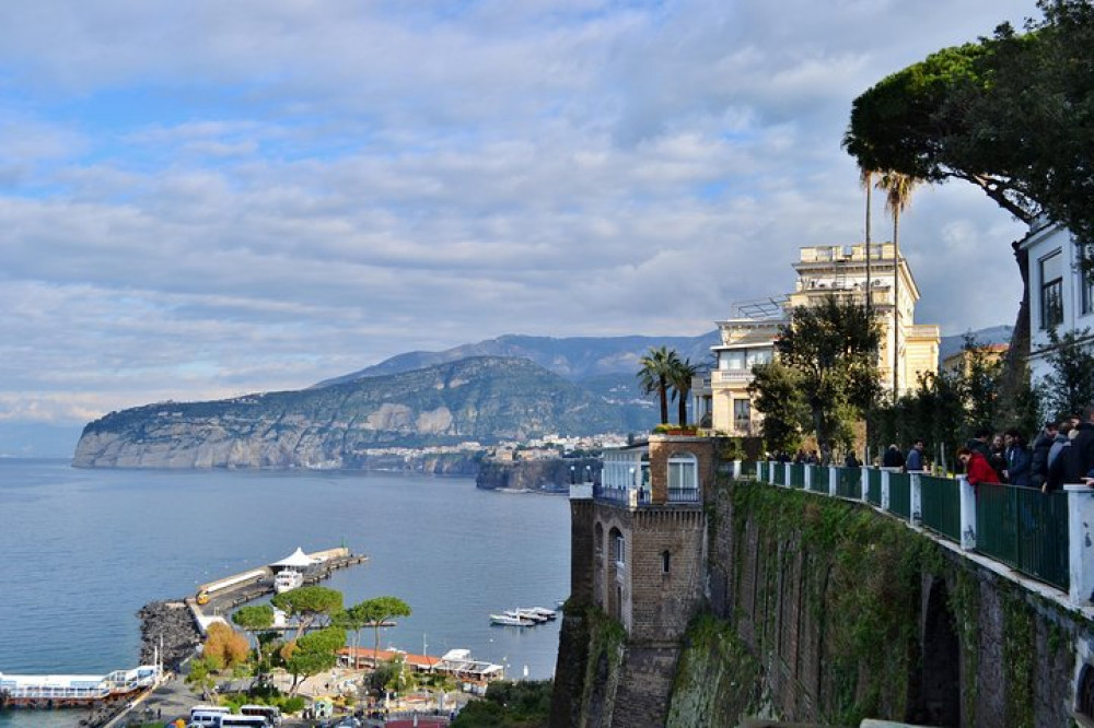 Transfer from Sorrento to Naples