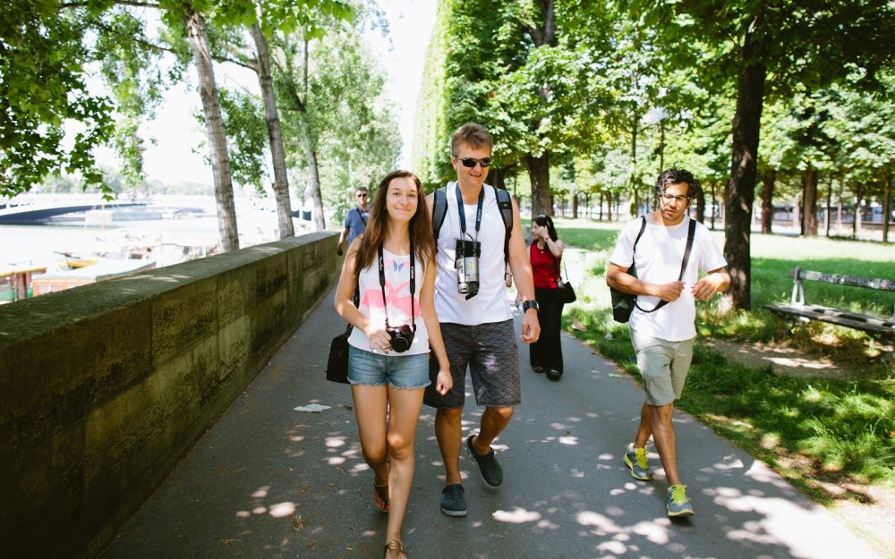 small group walking tour paris
