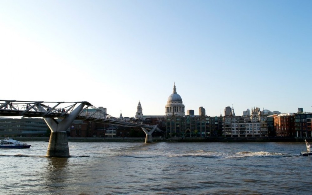 River Thames Small Group Bike Tour