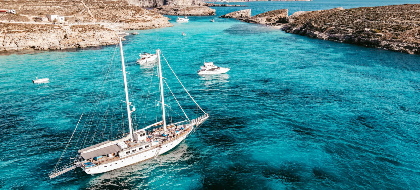 Comino, Crystal Lagoon and Blue Lagoon Cruise Including Lunch & Drinks