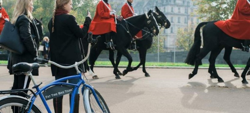 Highlights of Royal London Small Group Bike Tour