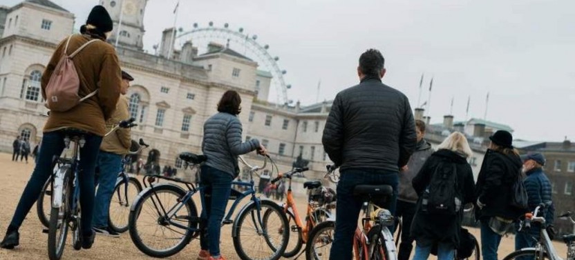 Highlights of Royal London Small Group Bike Tour