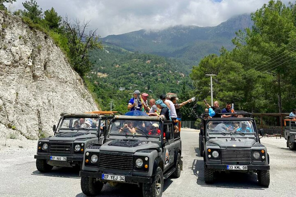 4-in-1 Combo Adventure Tour from Alanya (Jeep, Quad, Rafting, Zipline)