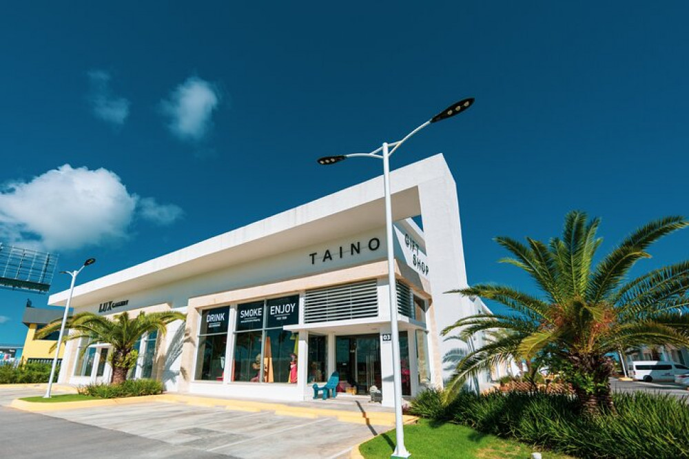 Shopping Tour in Punta Cana with Round Trip Transportation