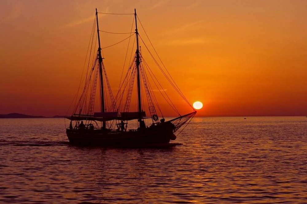 Alanya Sunset Cruise Tour with BBQ Dinner, Soft Drinks & Roundtrip Transfer