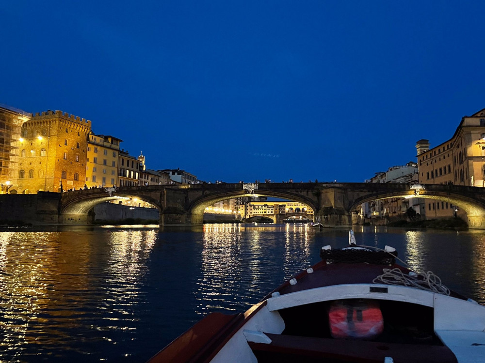 Semi-Private Tour: Evening Florentine Gondola Boat