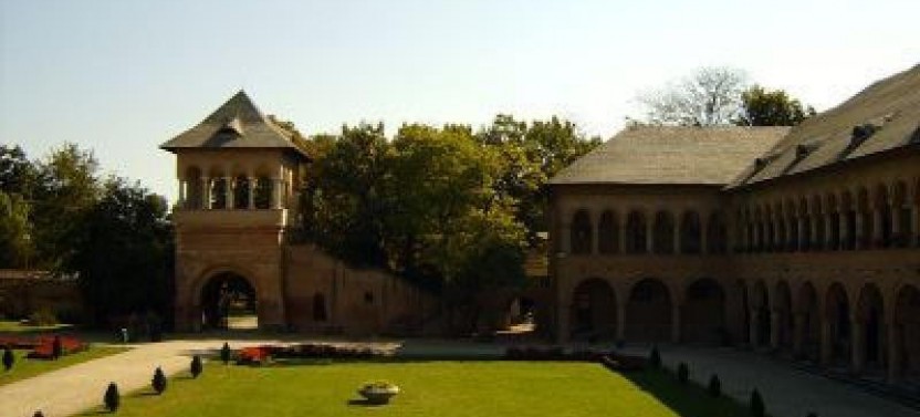 Mogosoaia Palace & Snagov Monastery Tour - Shared
