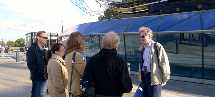 Expert-led Greenwich History Tour With Riverboat Ride