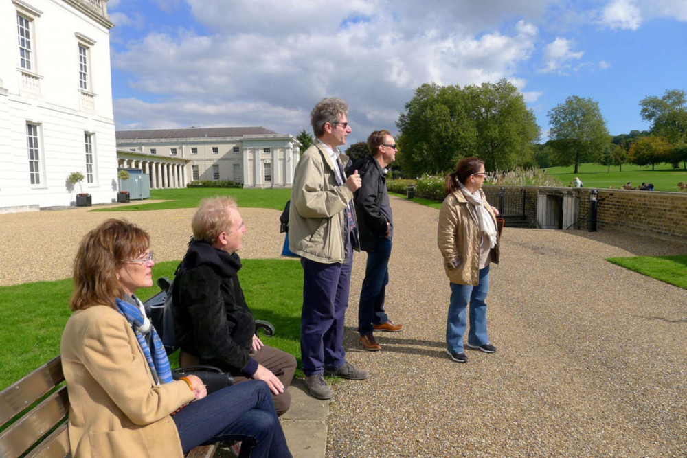 Expert-led Greenwich History Tour With Riverboat Ride