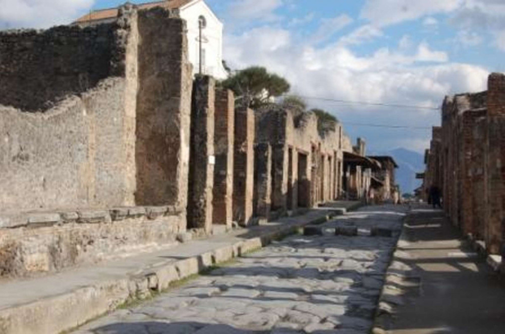 Expert-led Pompeii Day Trip From Naples and Museum