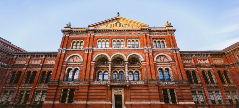 Expert-led Victoria And Albert Museum Tour: A Guided Crash Course