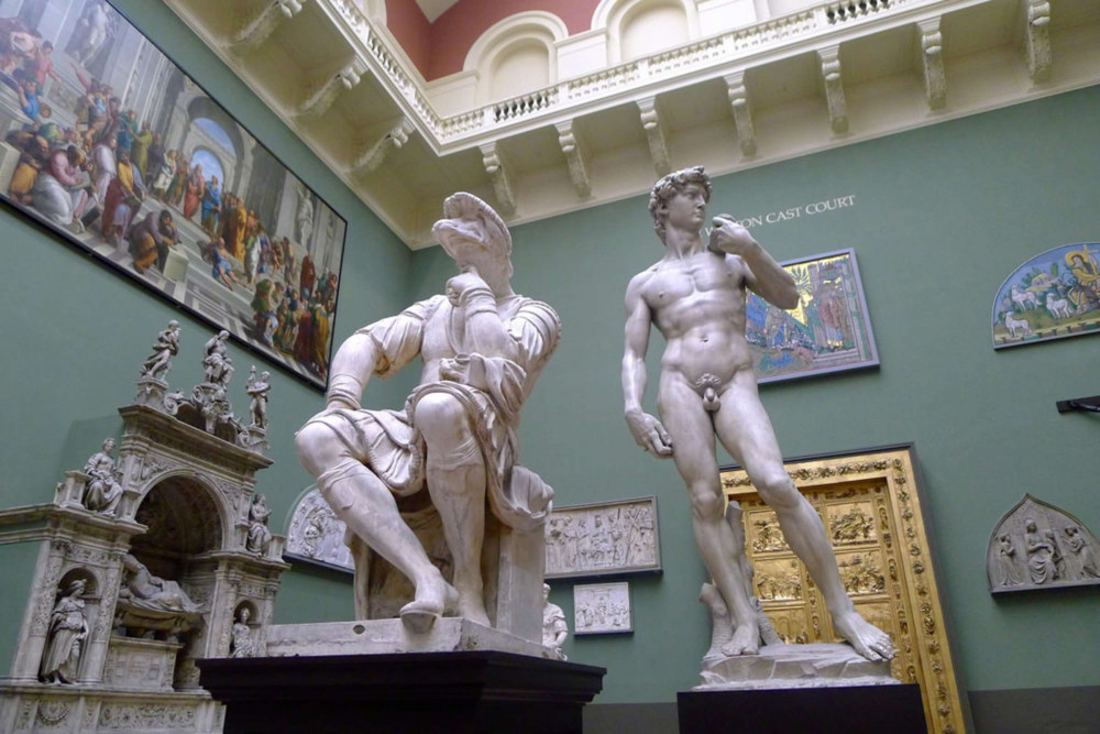 Expert-led Victoria And Albert Museum Tour: A Guided Crash Course