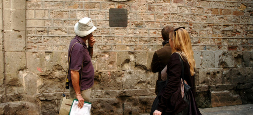 Expert-led Spanish Civil War Tour In Barcelona: Homage To Catalonia, photo 4 of 8