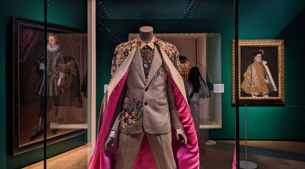 Expert-led British Fashion Tour With The Victoria & Albert Museum