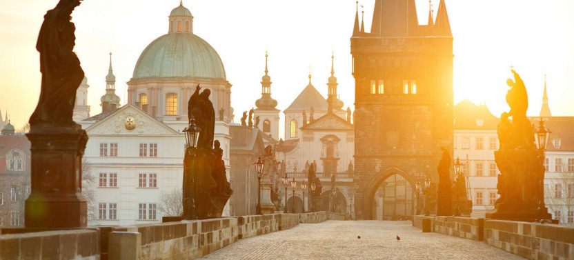 Expert-led Introduction To Prague Tour With Charles Bridge