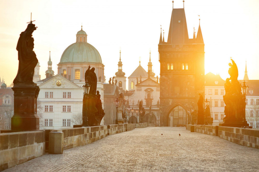 Expert-led Introduction To Prague Tour With Charles Bridge