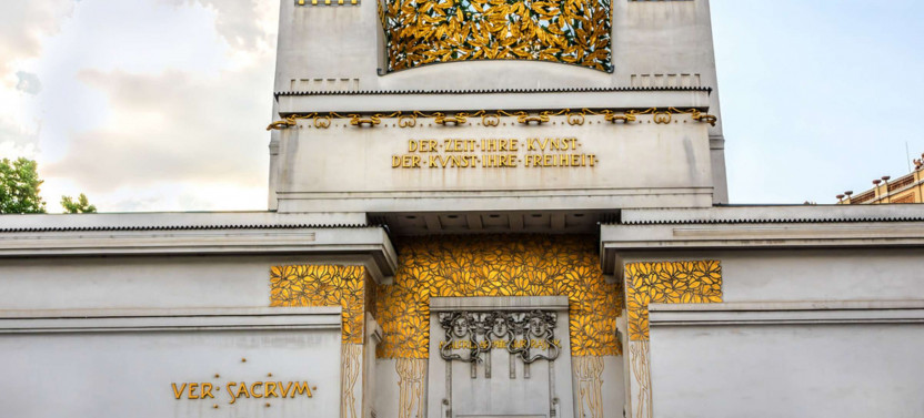 Expert-led Vienna Golden Age Architecture Tour