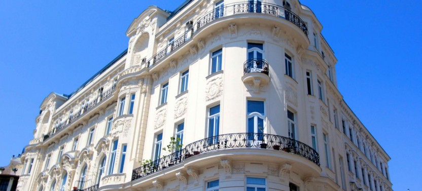 Expert-led Vienna Golden Age Architecture Tour