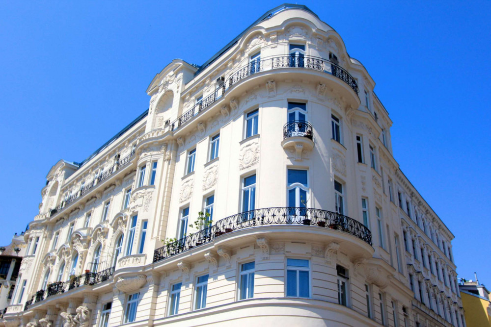 Expert-led Vienna Golden Age Architecture Tour