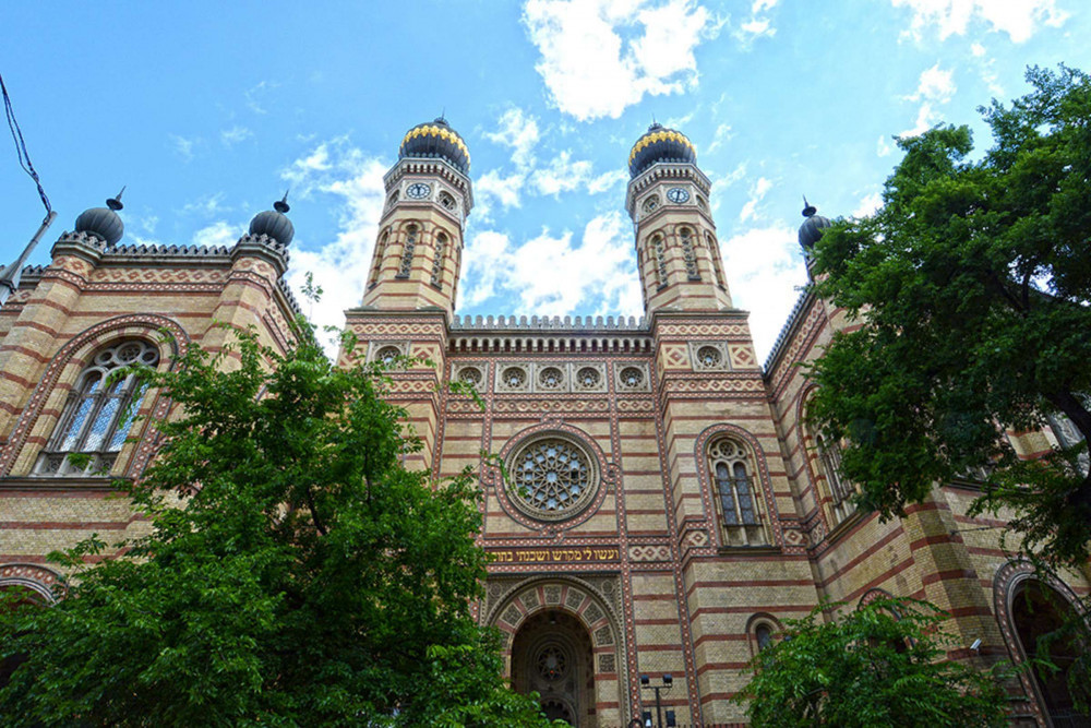 Private Expert-led Jewish Budapest History Tour